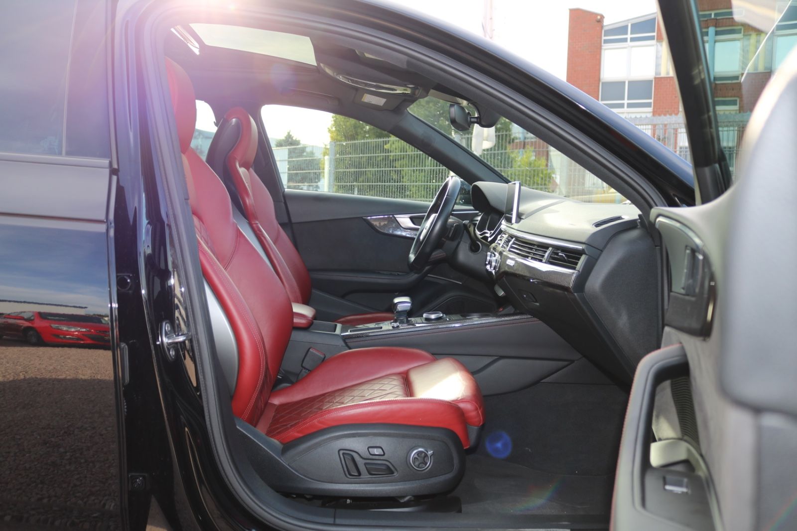 Audi S4 Lim. 3.0 TFSI quattro/MEMORY/MASSAGE/CARBON foto 24