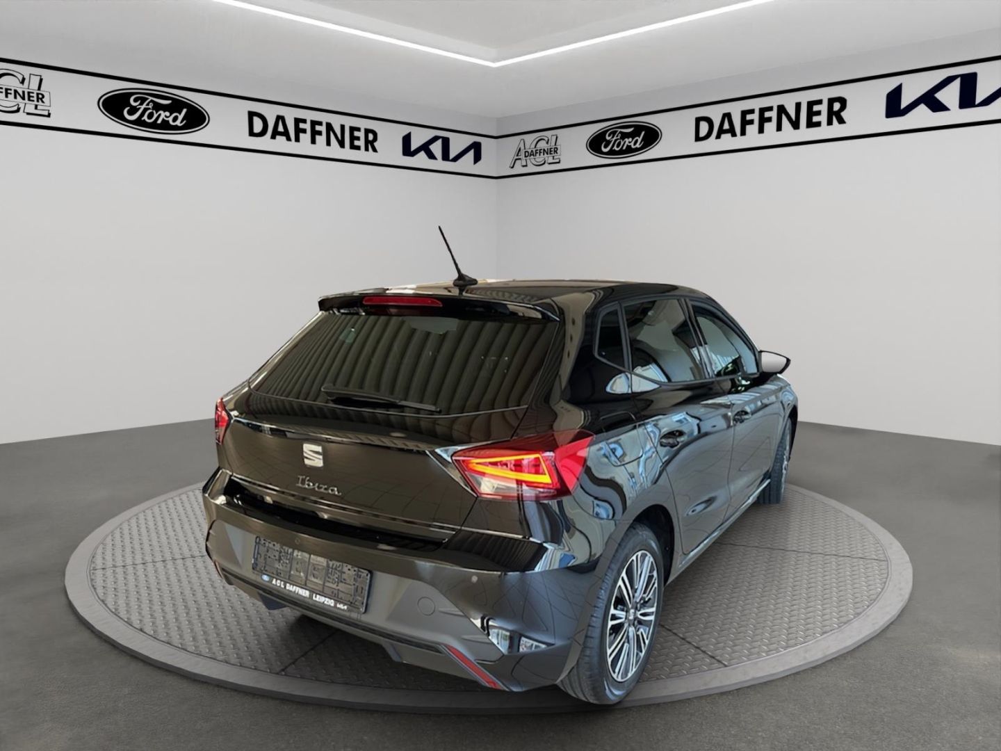 Fahrzeugabbildung SEAT Ibiza 1.0 MPI 59 kW Style LED Kamera PDC SHZ