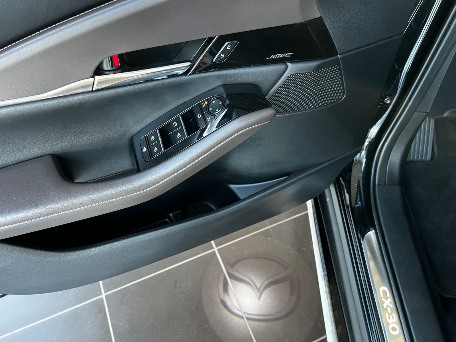 Fahrzeugabbildung Mazda CX-30 Selection AWD 360° BOSE LED NAVI