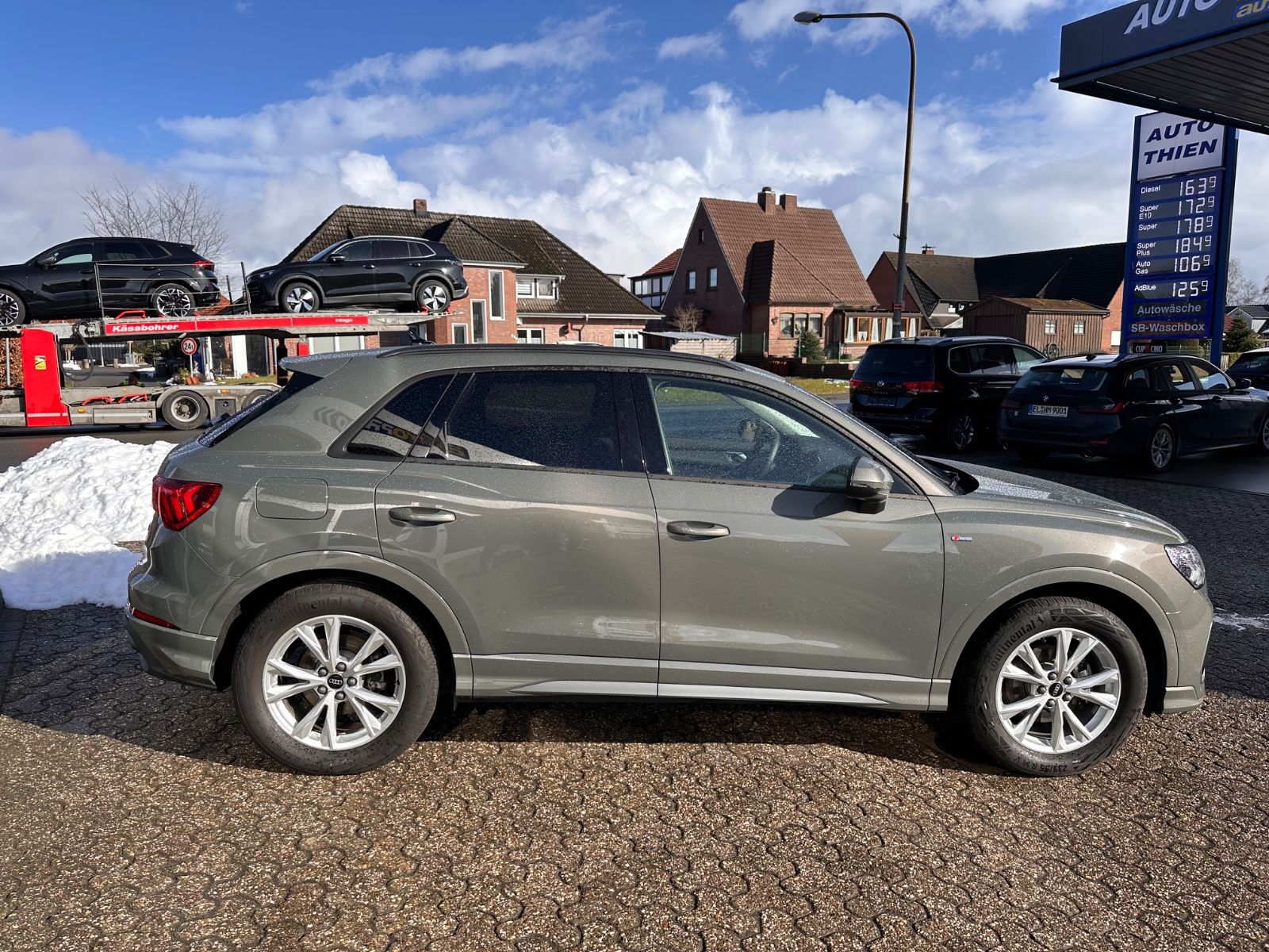 Fahrzeugabbildung Audi Q3 35 TFSI S line S Tronic Navi/ACC/SHZG/LED/PDC