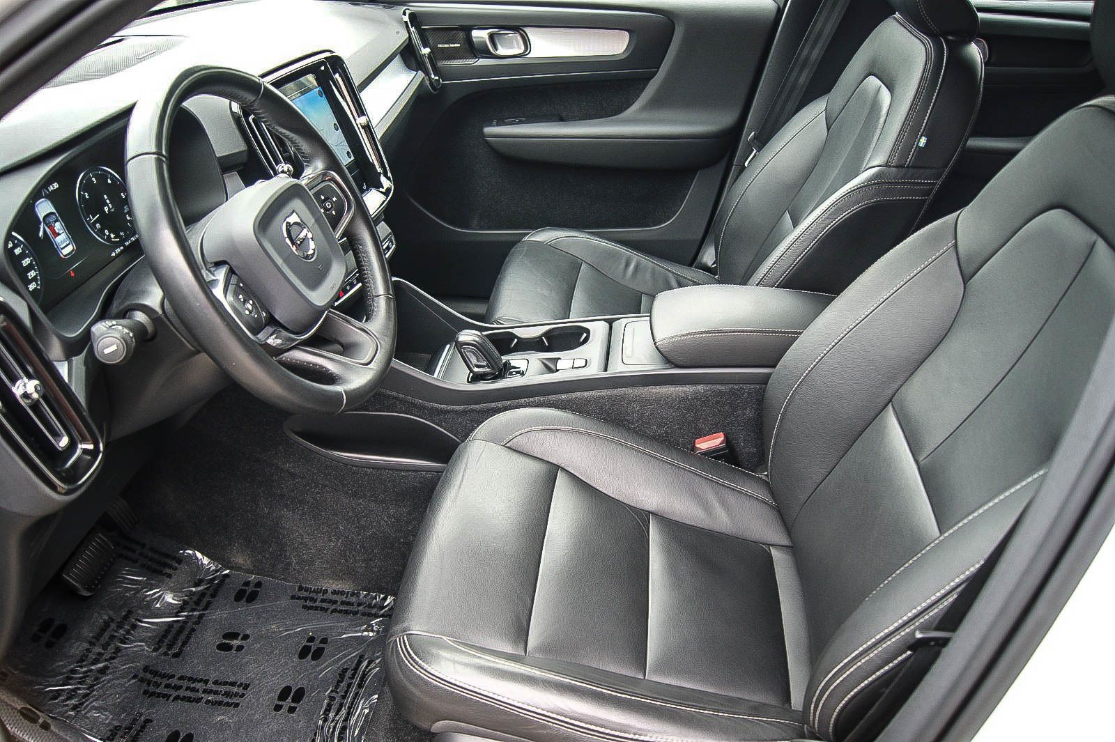 Volvo XC40 D4 Momentum Pro AWD 4x4 LEDER ANHZV PRO-PAK foto 22
