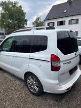 Ford Tourneo Courier Titanium Navi - Ford Tourneo in München
