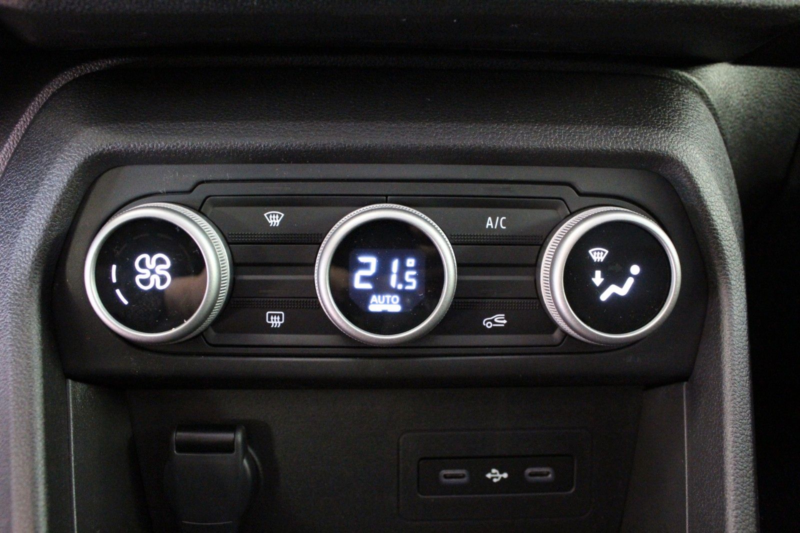 Fahrzeugabbildung Dacia Jogger TCe 110Expression MY26 *Winterp.*