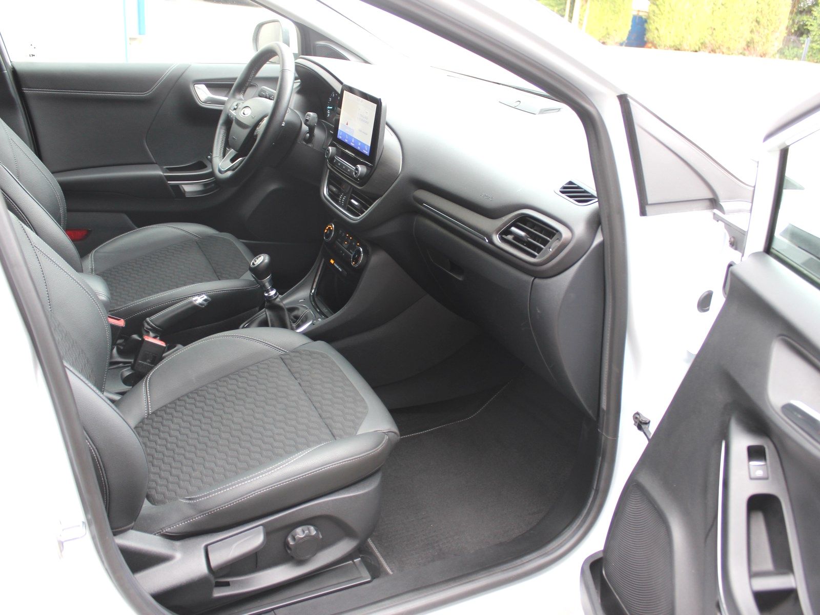 Fahrzeugabbildung Ford Puma Titanium X 1,0 EcoBoost Mild Hybrid