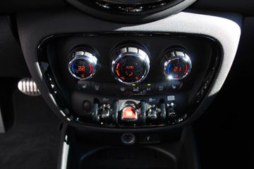 Fahrzeugabbildung MINI Clubman Cooper SD All4 JCW Navi