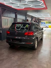 Volkswagen Tiguan - 5
