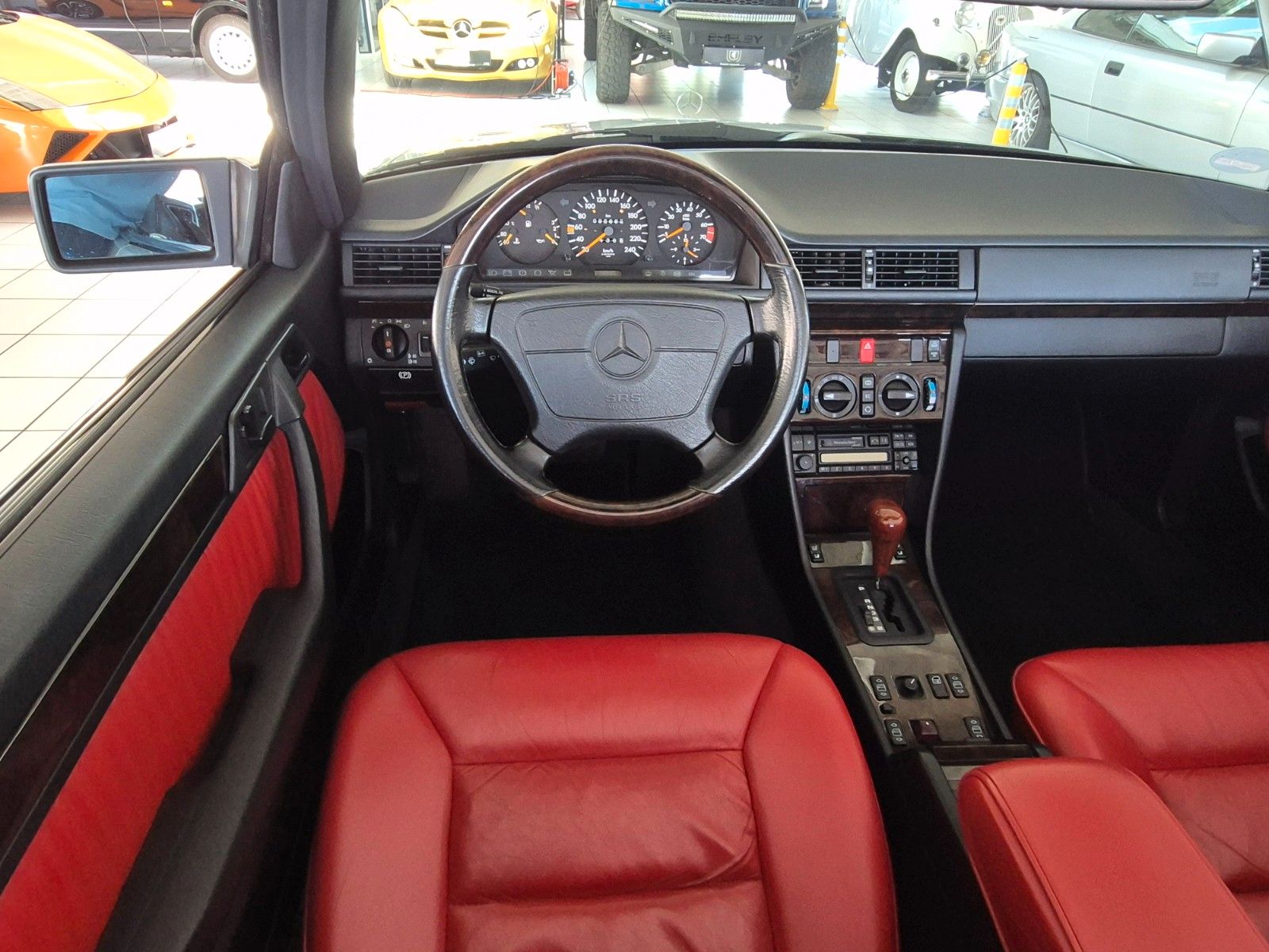 Fahrzeugabbildung Mercedes-Benz E 220 FINAL EDITION/1A Historie+Bestzustand