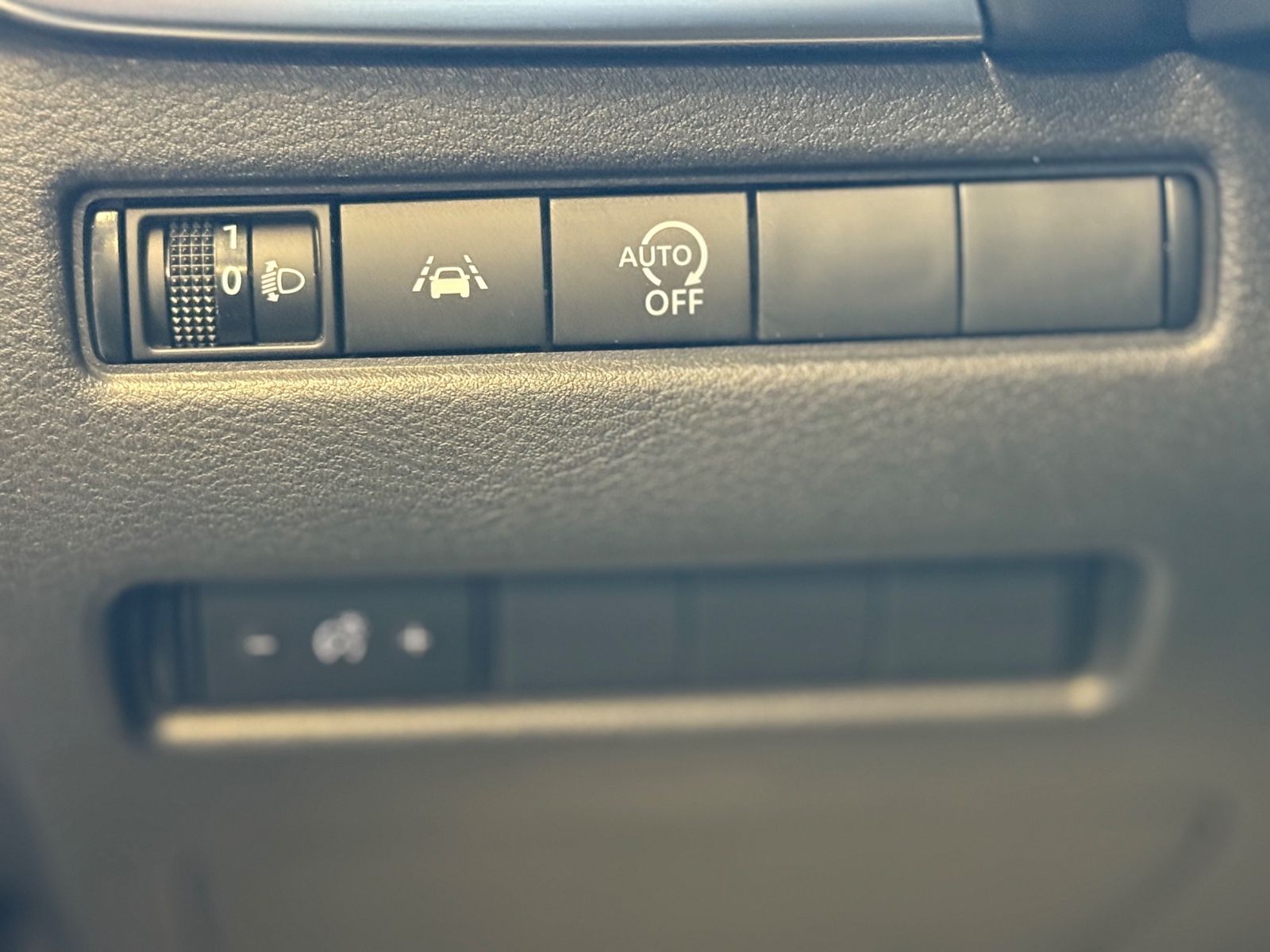 Fahrzeugabbildung Nissan Qashqai Acenta MHEV MT - Navi, Winter-Paket