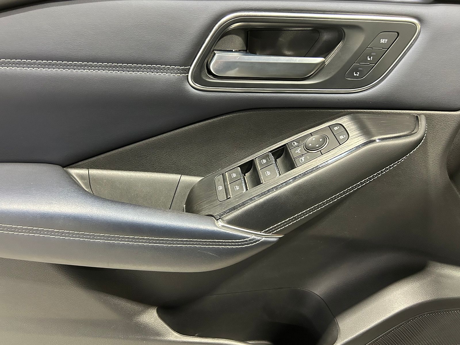 Fahrzeugabbildung Nissan Qashqai Tekna/PANO/360°/APPLE/BOSE/HEAD-UP/SHZ