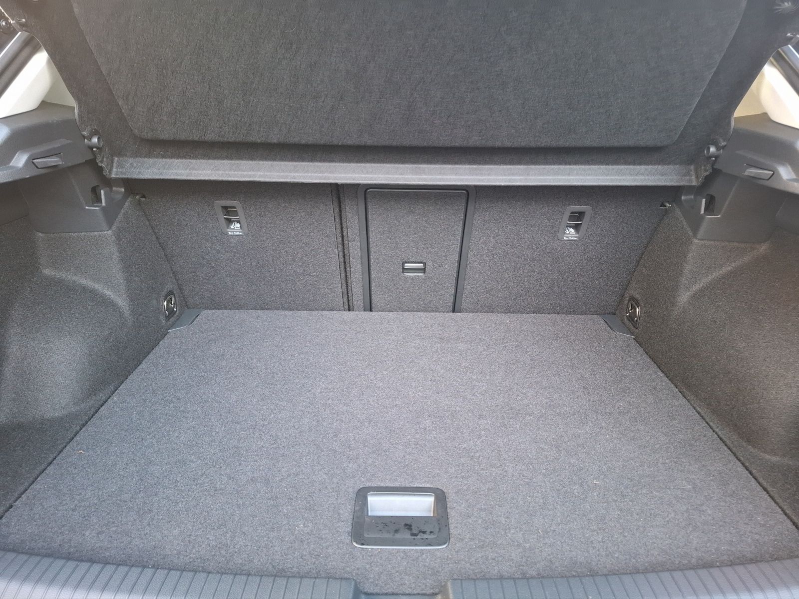 Fahrzeugabbildung Volkswagen T-Roc TSI Move DSG STH LED Navi AID RFK SH