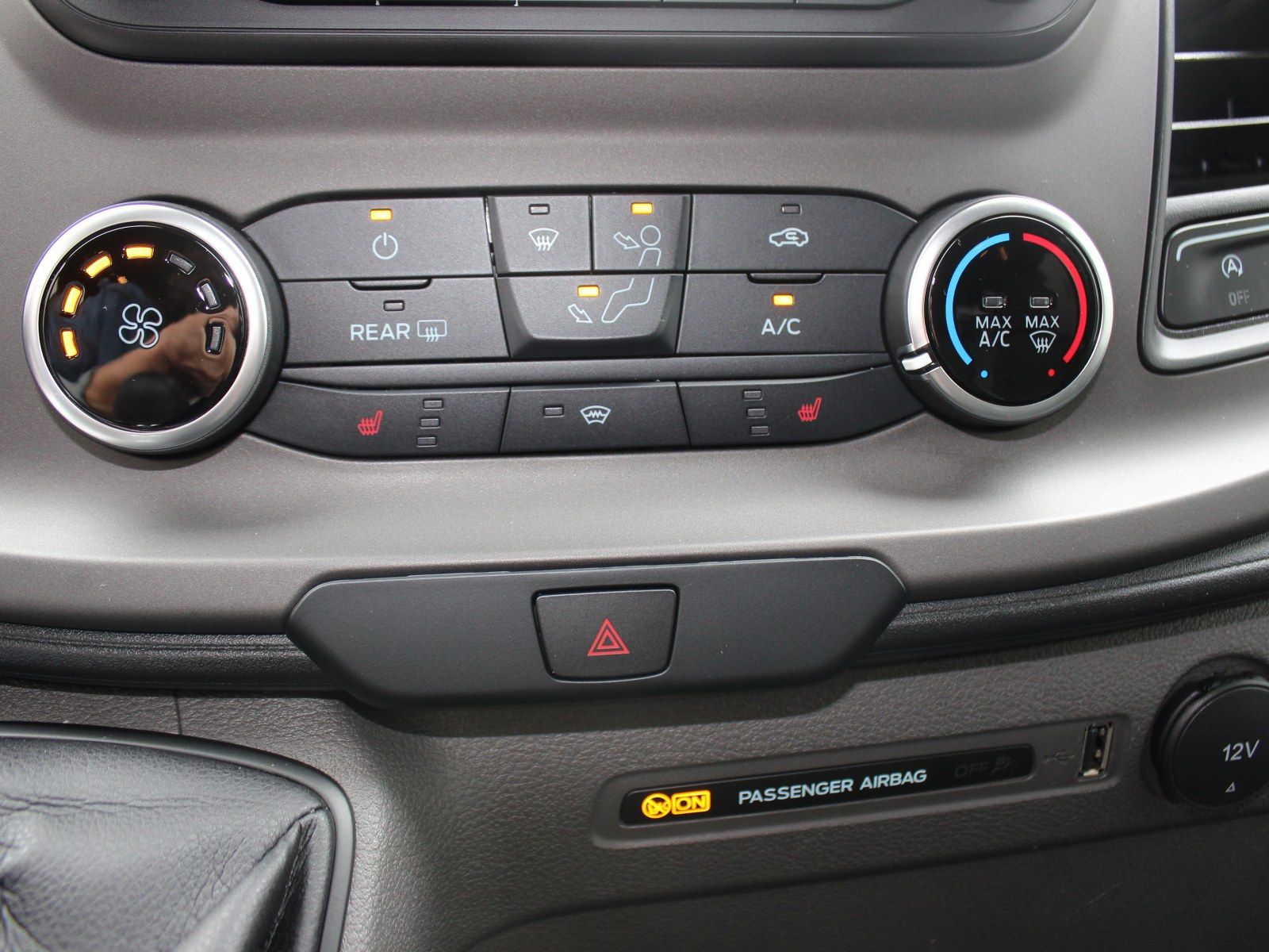 Fahrzeugabbildung Ford Transit 330 L2 Trend 2,0 TDCi DPF Mild-Hybrid