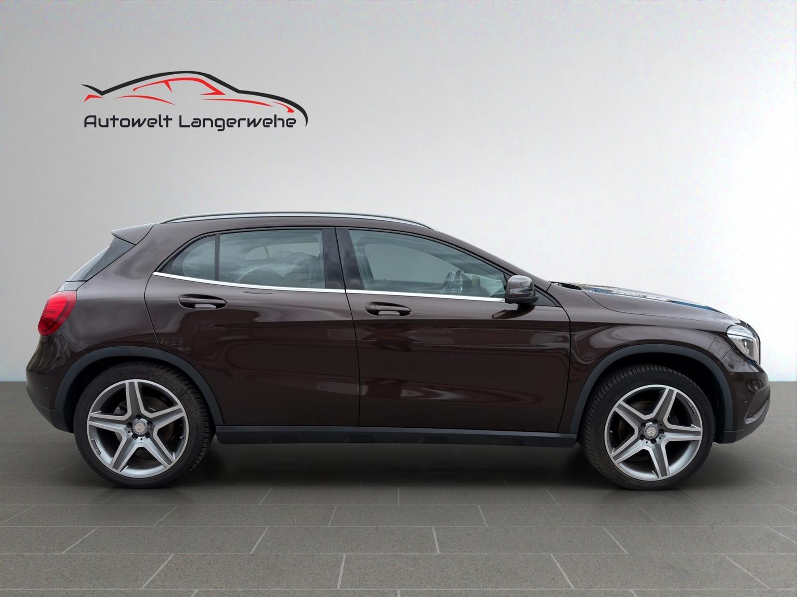 Mercedes-Benz GLA 200*Urban*Navi*PDC*SHZ*Xenon*8-Fach*2.Hand*