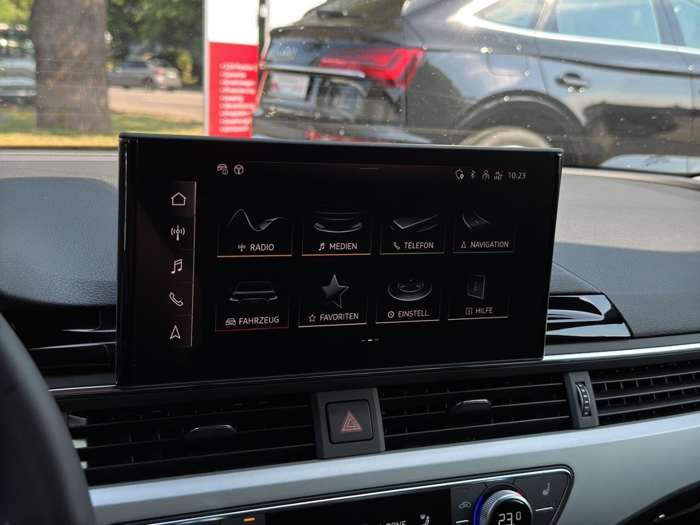 Fahrzeugabbildung Audi A4 Avant 40 TFSI S tronic Tour Stadt AHK Busines