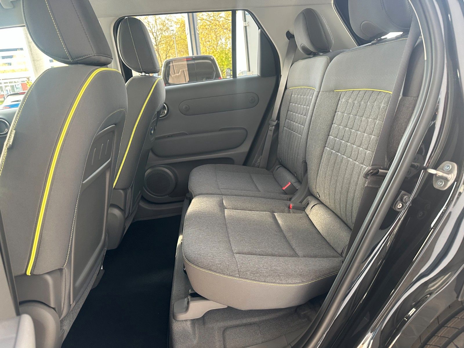 Fahrzeugabbildung Hyundai INSTER Cross 49kWh 115PS Navi/SHZ!