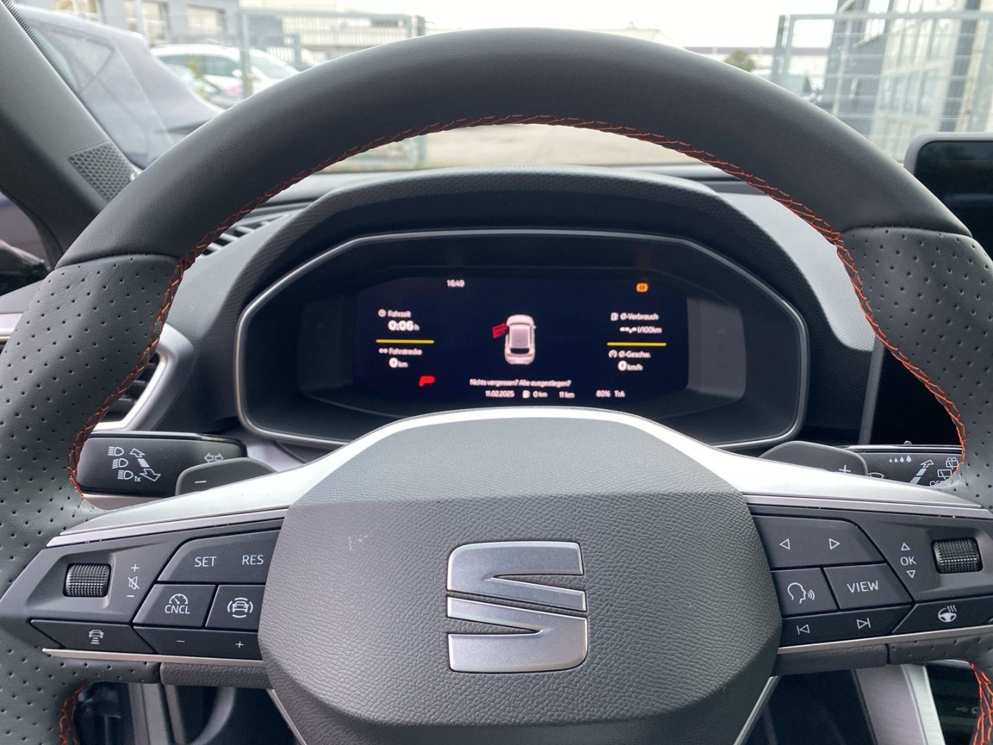 Fahrzeugabbildung SEAT Leon 1.5 eTSI 110 kW FR*NAVI*SHZ*Beats*PDC*CAM*