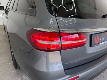 Mercedes E 200 - 9