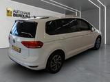 Volkswagen Touran 1.4 TSI Sound DSG *ACC*7-Sitzer*NAV*SHZ* - gebrauchte Kleinbusse in Berlin