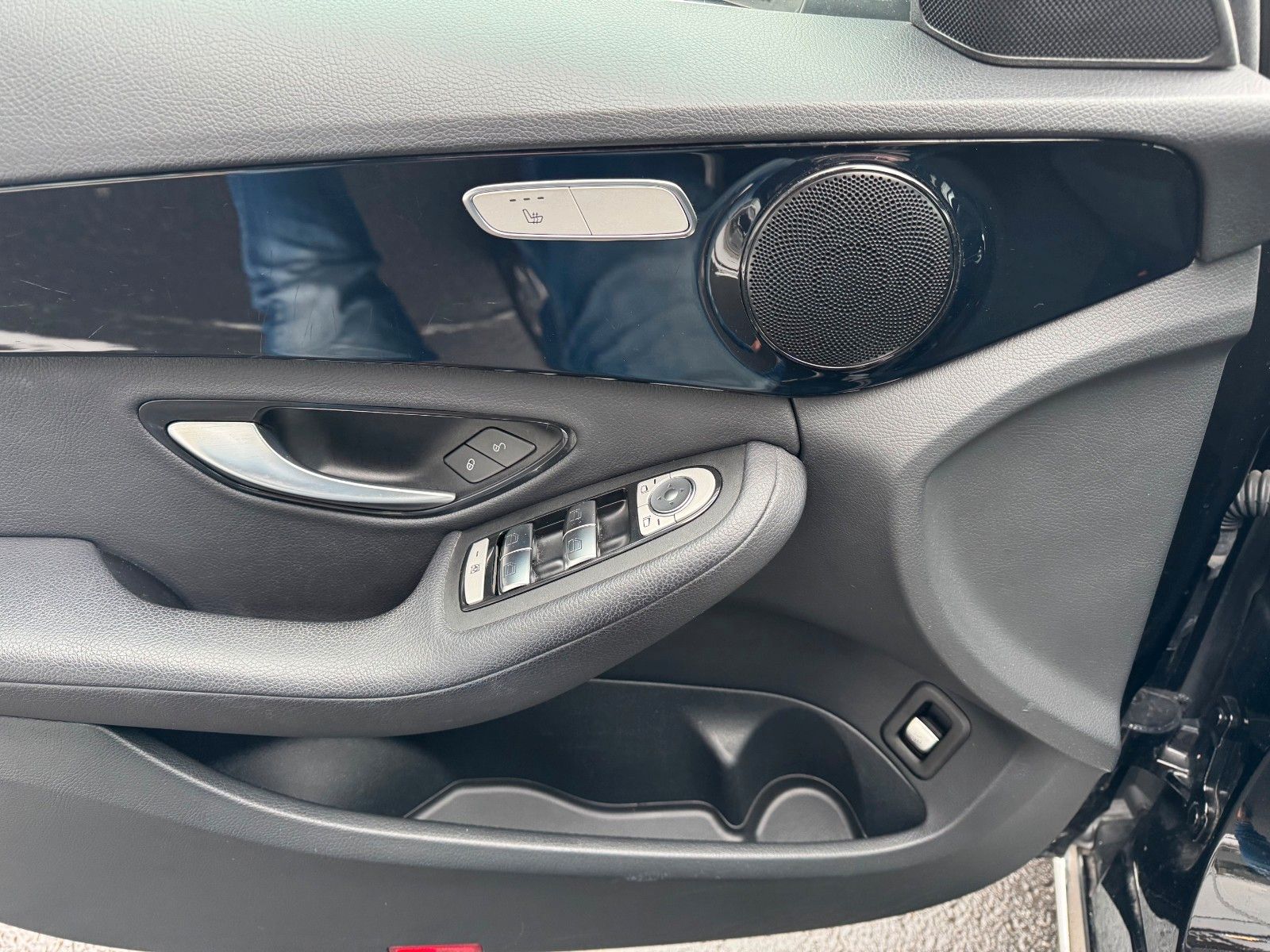 Fahrzeugabbildung Mercedes-Benz C 200d T LED+EasyPack+CarPlay+SHZ+Navi+