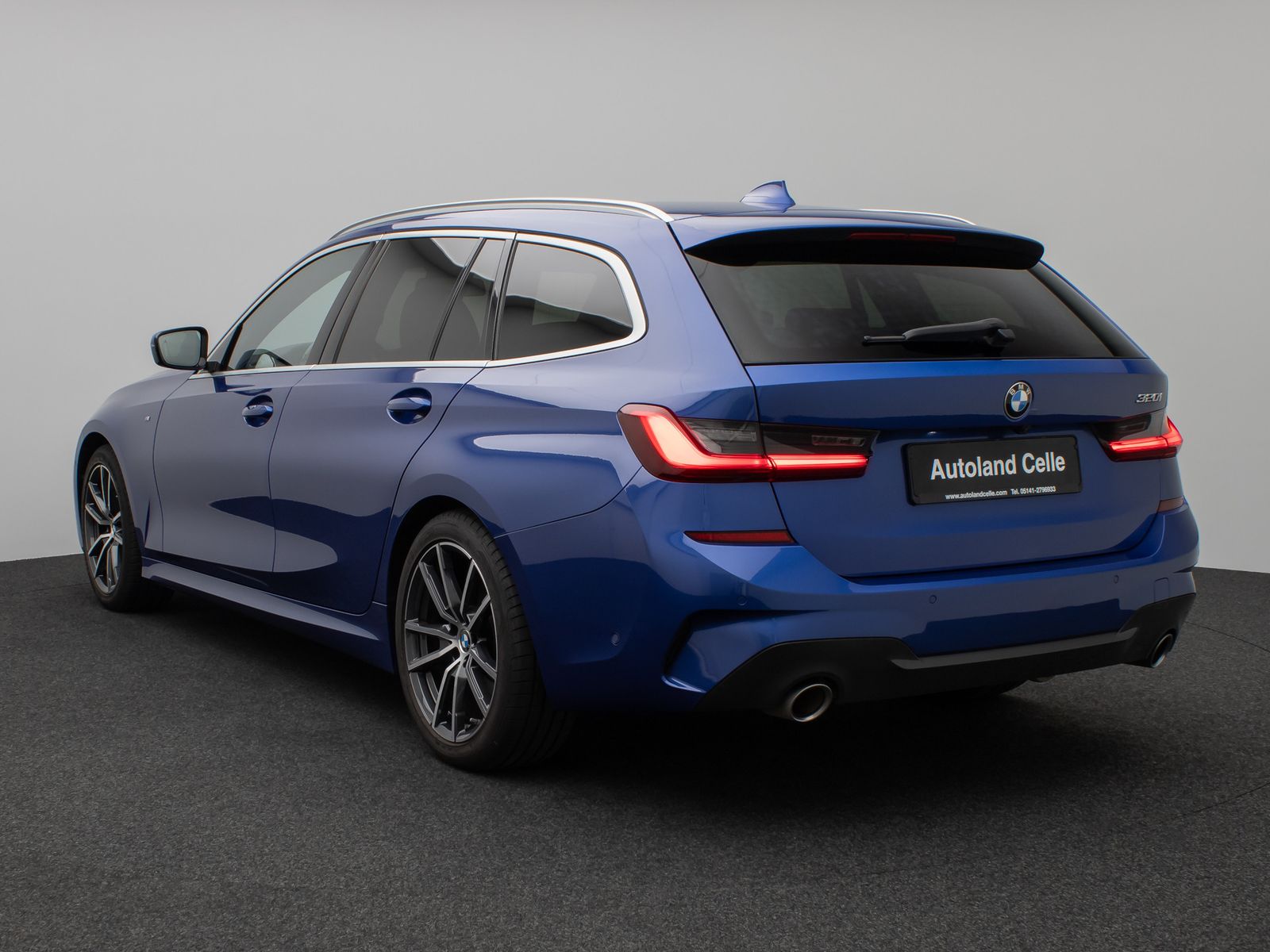 Fahrzeugabbildung BMW 320i M Sport Panorama Kamera HUD DAB HiFi Laser