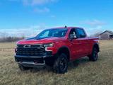 Chevrolet Silverado 1500 Crew Cab ZR2 6.2l - rote Chevrolet Silverado
