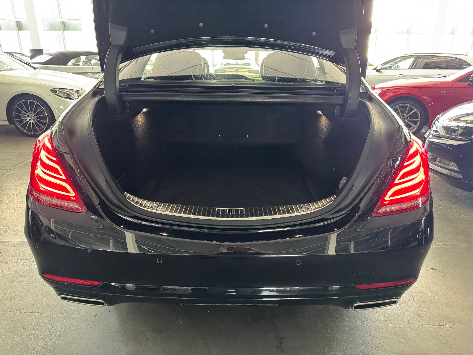 Fahrzeugabbildung Mercedes-Benz S 500 4MATIC LANG PANORAMA BURMESTER 4XSITZKLIMA