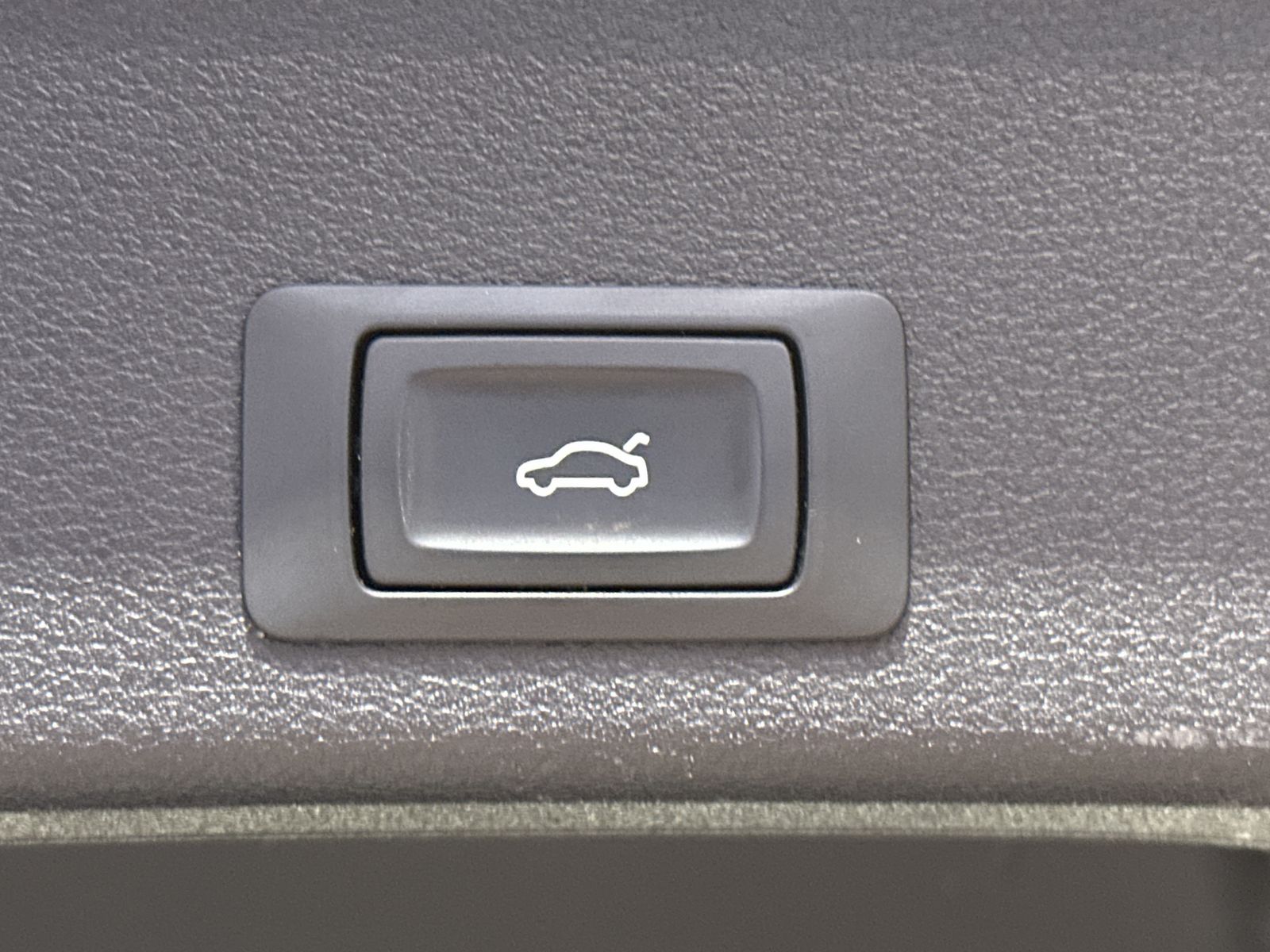 Fahrzeugabbildung Audi A4 Avant 40 TDI S-Line NAV+LED+SHZ+AHK+18ZO+1Hd