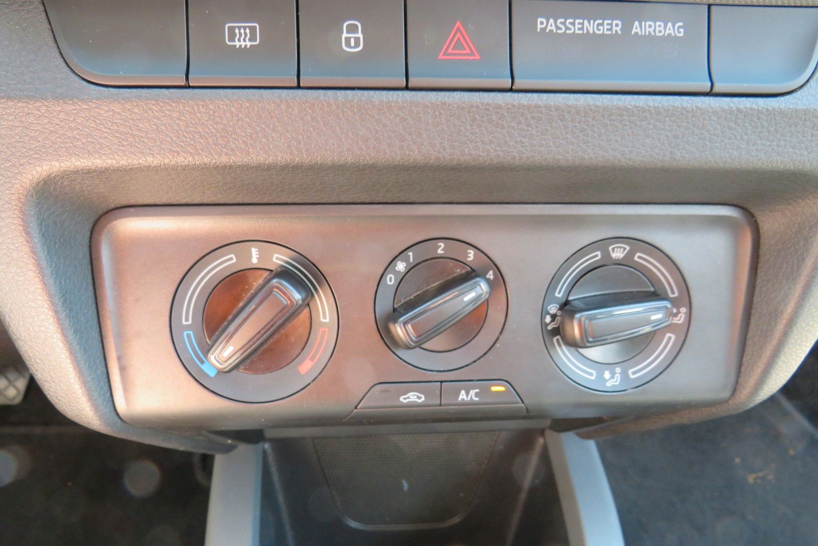 Fahrzeugabbildung SKODA Fabia Combi ALU16`PDC NEBEL APP-CONNECT 1.H