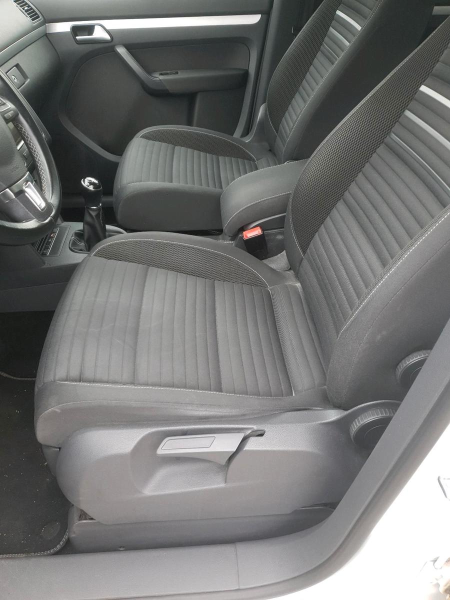 Volkswagen Touran 2015 — photo 12
