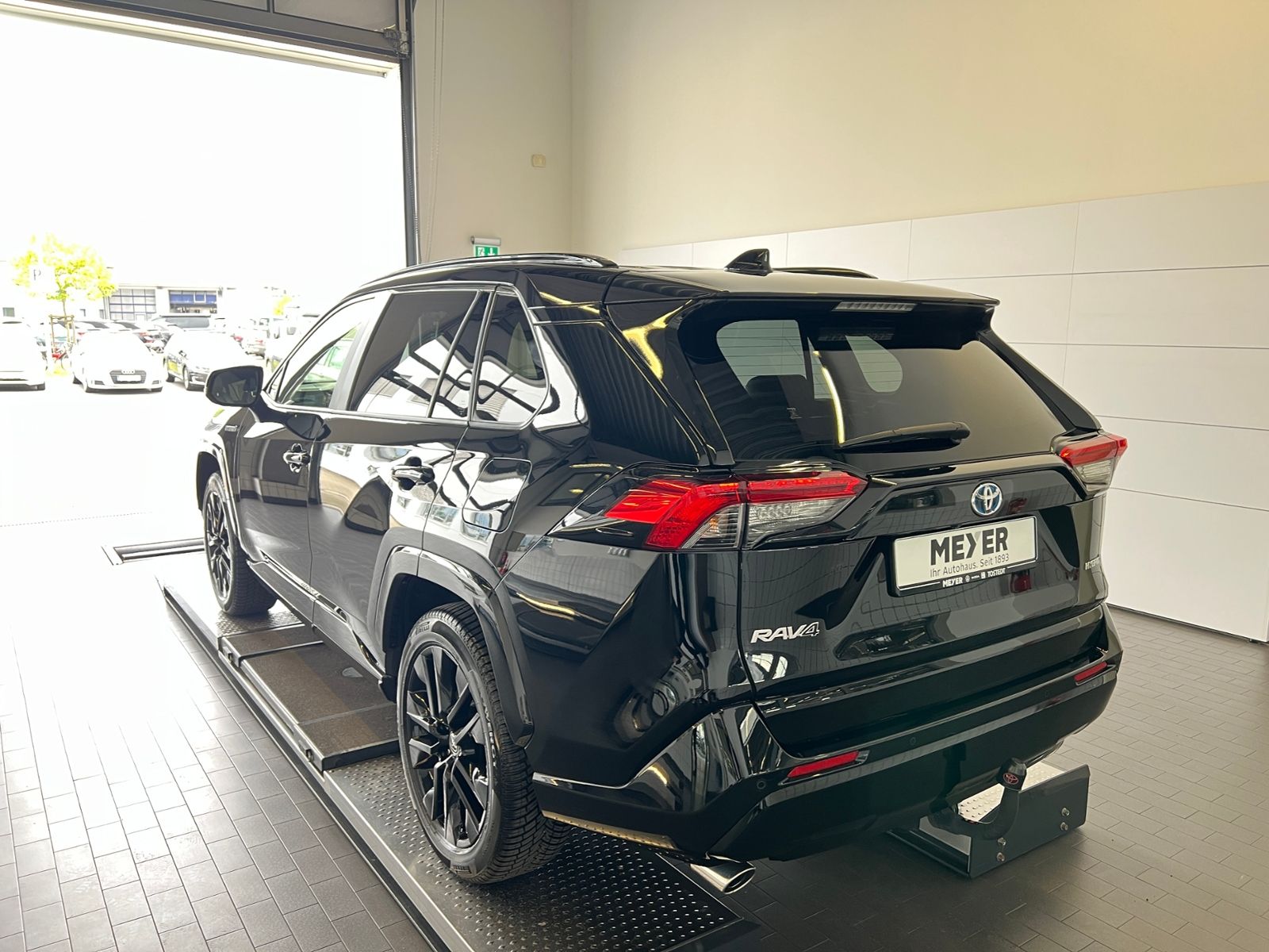 Fahrzeugabbildung Toyota RAV4 2.5 VVT-i Hybrid Black Edition 4x4 *AHK*