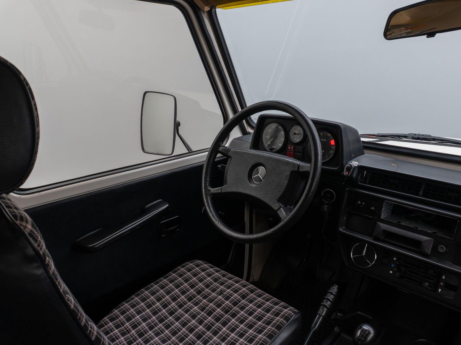 Fahrzeugabbildung Mercedes-Benz G 240 4x4AHK Servo Classic Data 2+