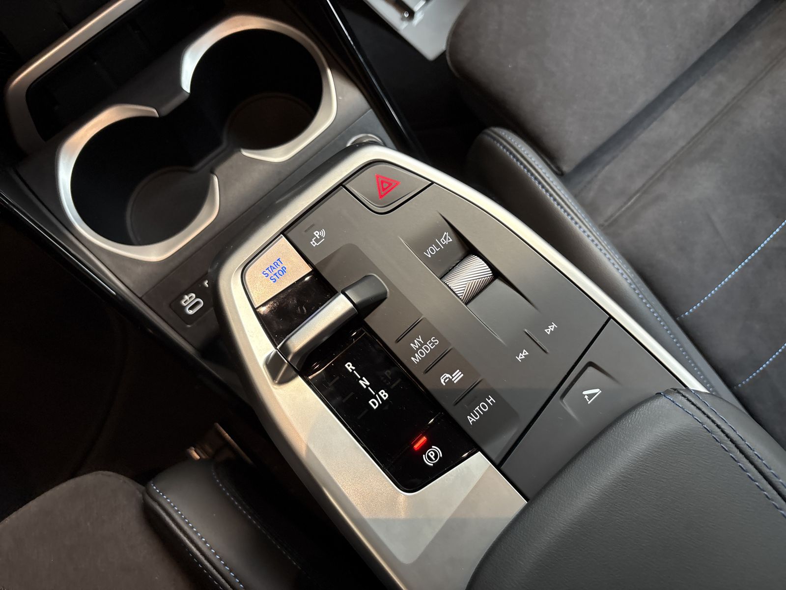 BMW iX2 - Bild 16
