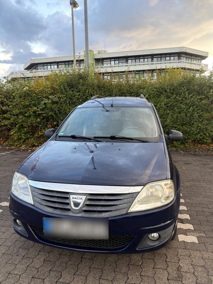 Dacia Logan 2012 — rear view