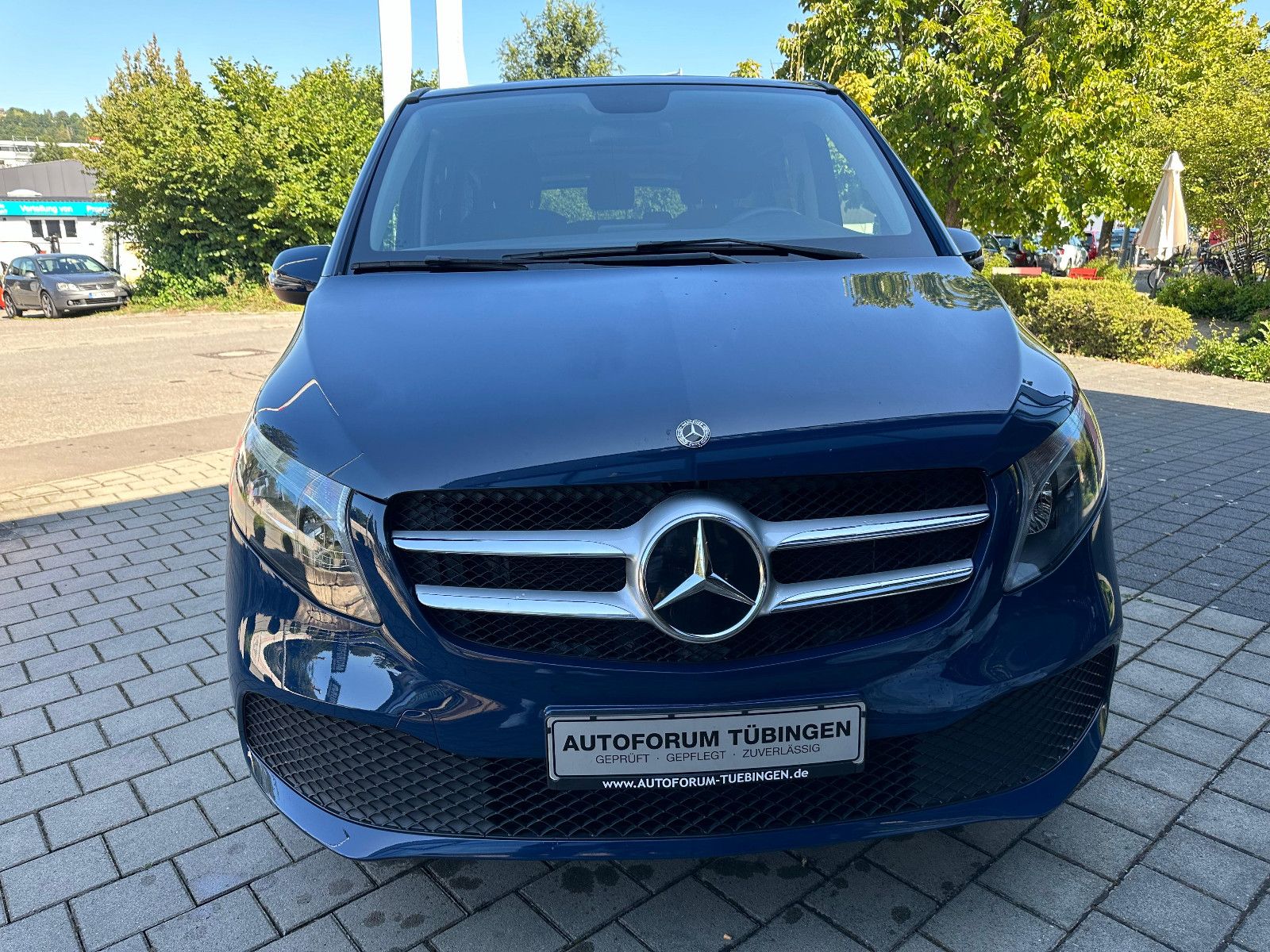 Fahrzeugabbildung Mercedes-Benz V 250 d Aut. LANG *6 SITZE*KAMERA*NAVI*