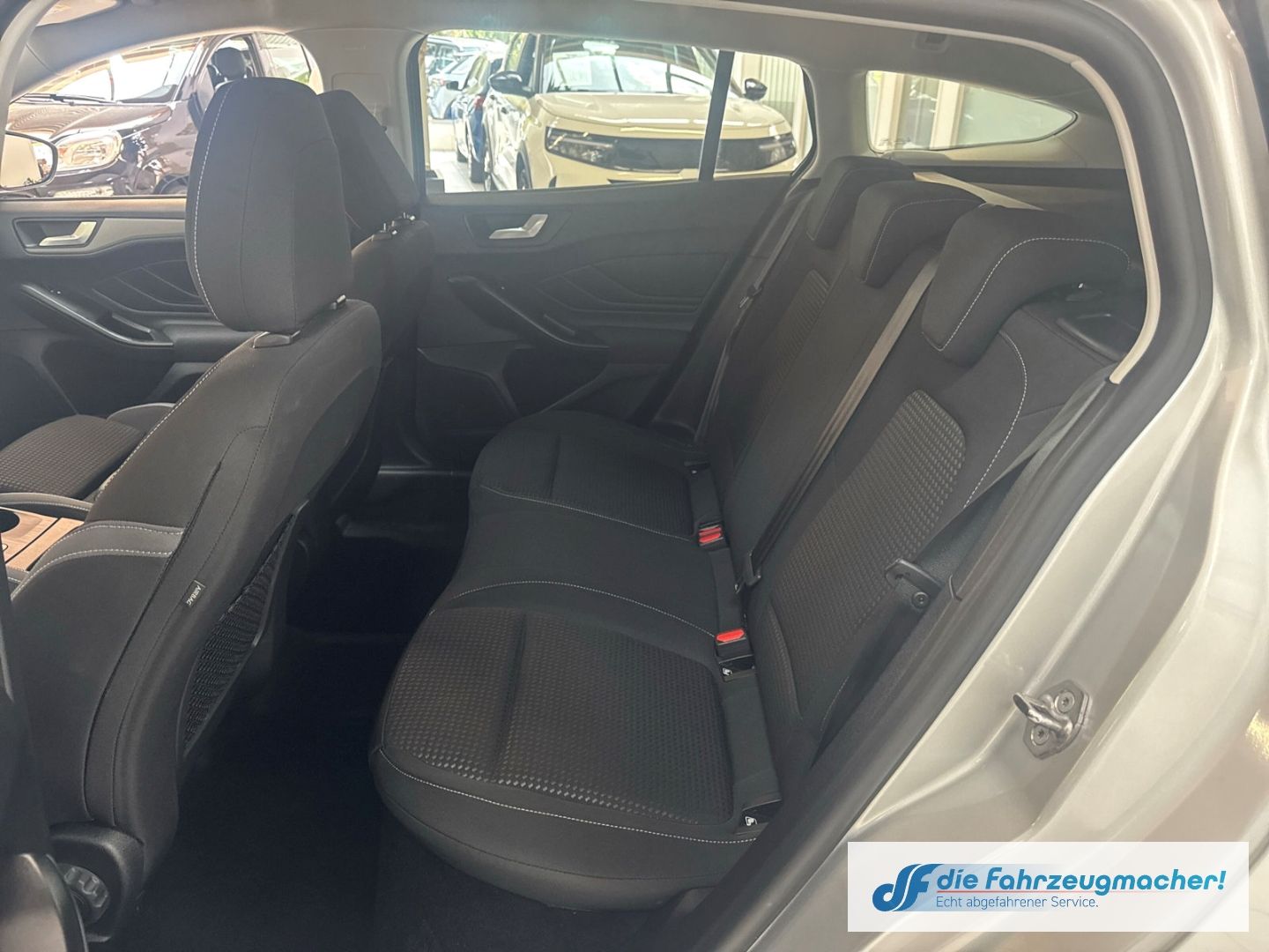 Fahrzeugabbildung Ford Focus Turnier Cool & Connect Navi LED Apple CarP