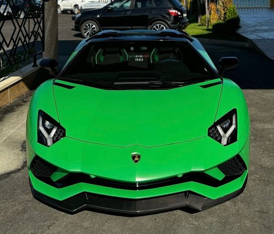 Lamborghini AVENTADOR S ROADSTER GREEN EXT&INT CARBON FULLOP