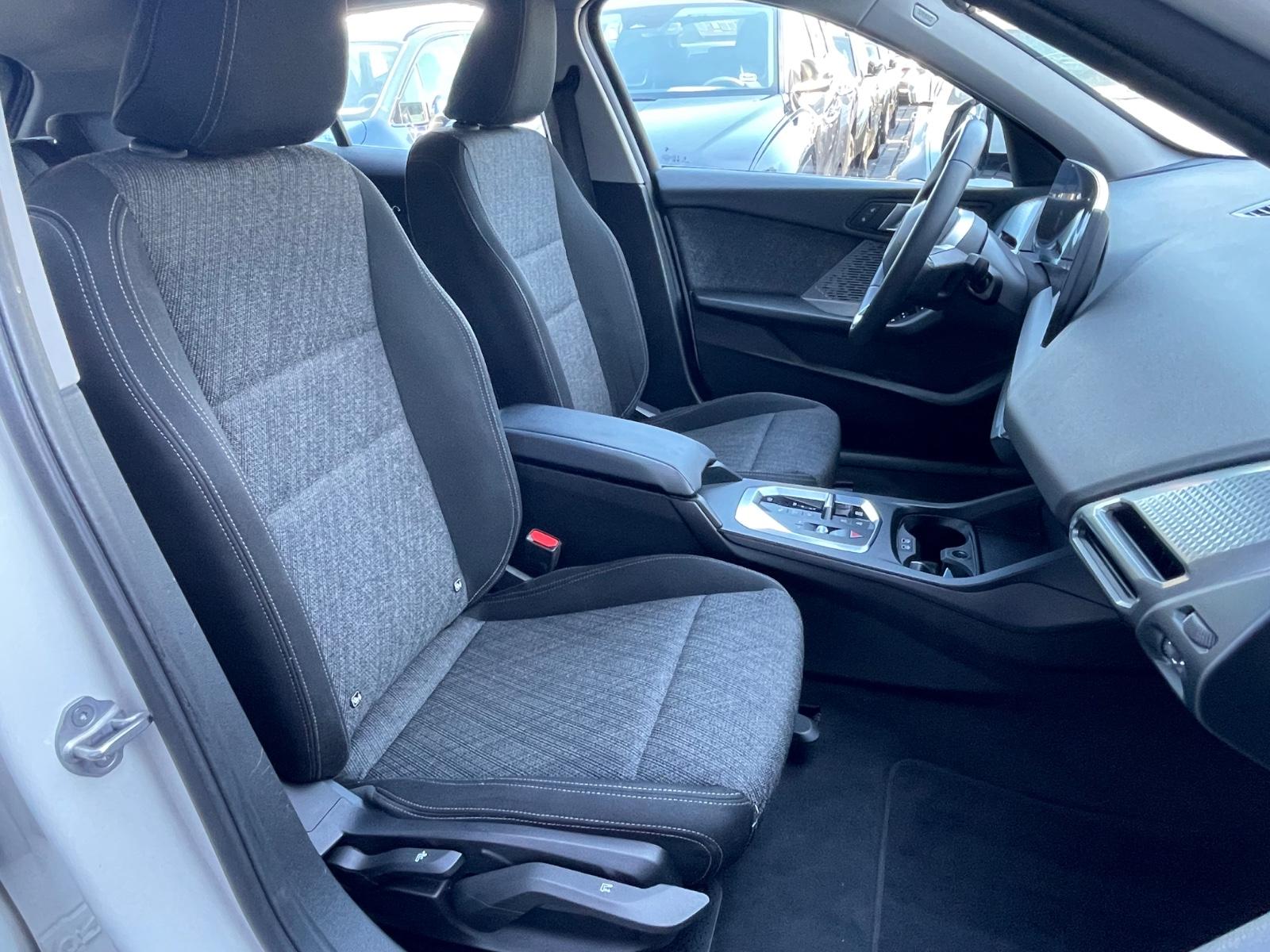 BMW 1 Series i Limousine M Sport Kamera DA LED 17", миниатюра 17
