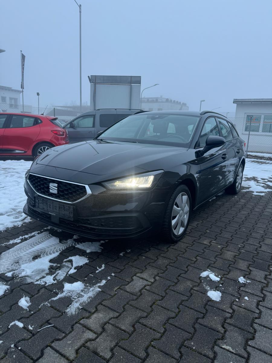 Seat Leon Sportstourer *PDC*1.HAND*SHZ*NAVI*