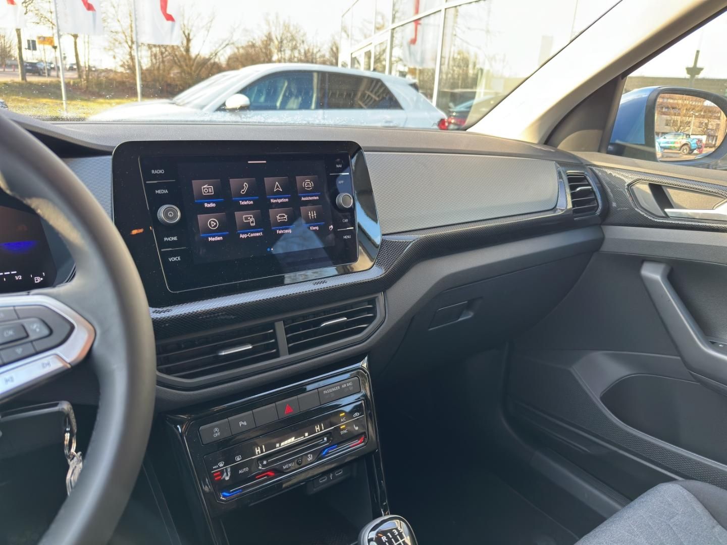 Fahrzeugabbildung Volkswagen T-Cross Life Life,RFK,GJR,Climatronic,Navi,LM-Fe