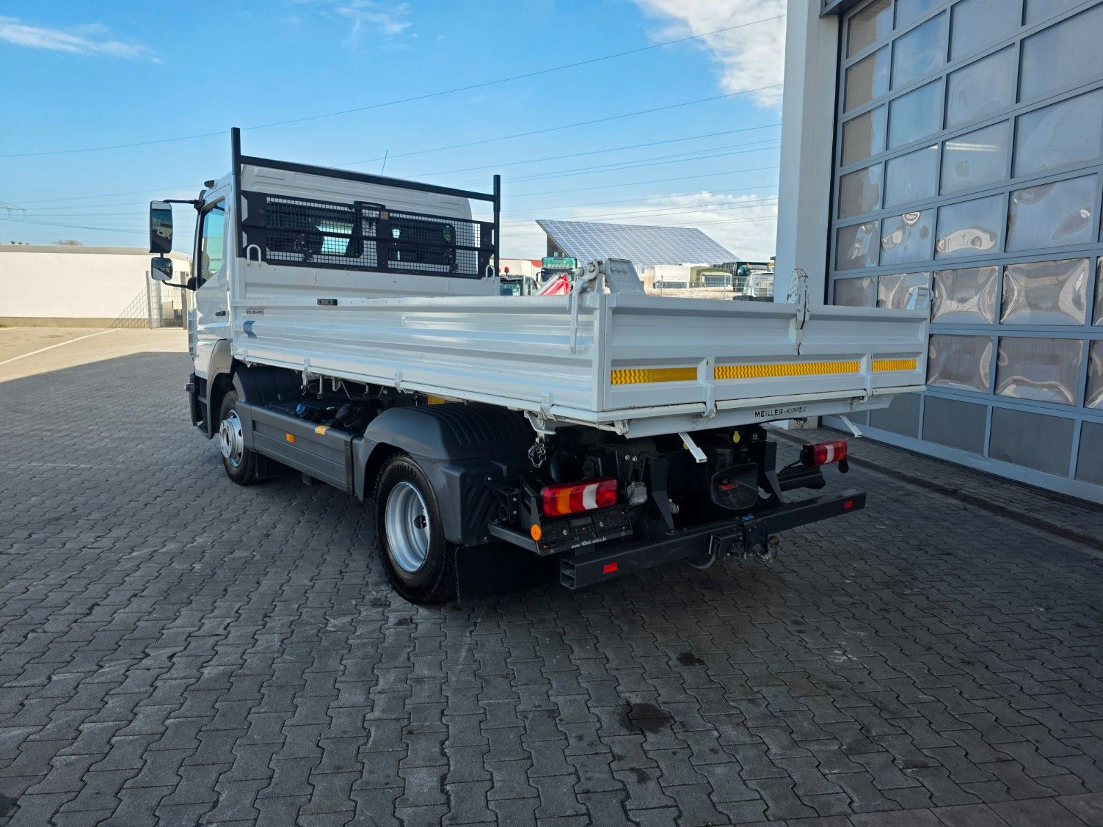 Fahrzeugabbildung Mercedes-Benz Atego 823 K 4x2 Meiller 2x AHK Klima 3 Sitze