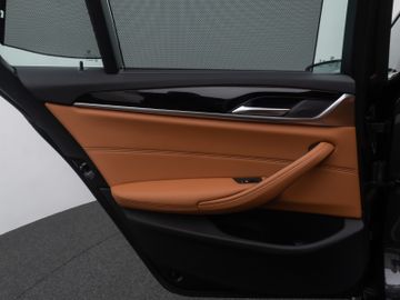 Fahrzeugabbildung BMW 520d xD Tour M Sport HI-FI M Sportfahrwerk