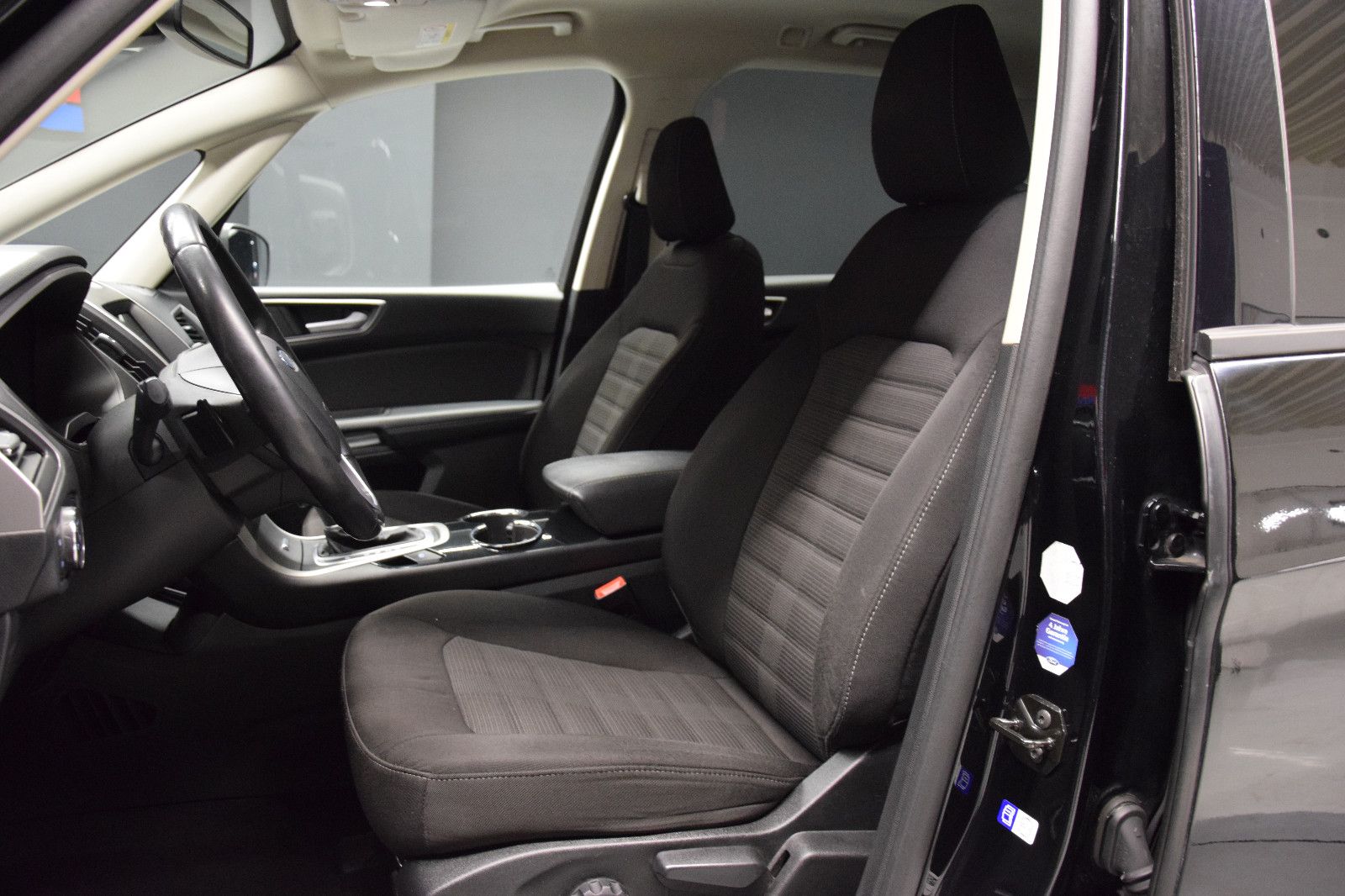 Fahrzeugabbildung Ford Galaxy PDC Kamera Automatik Tempomat