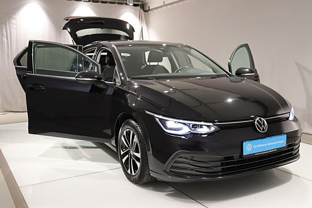 Golf UNITED 1.5 TSI LED NAVI PDC TEMPOMAT ACC FR