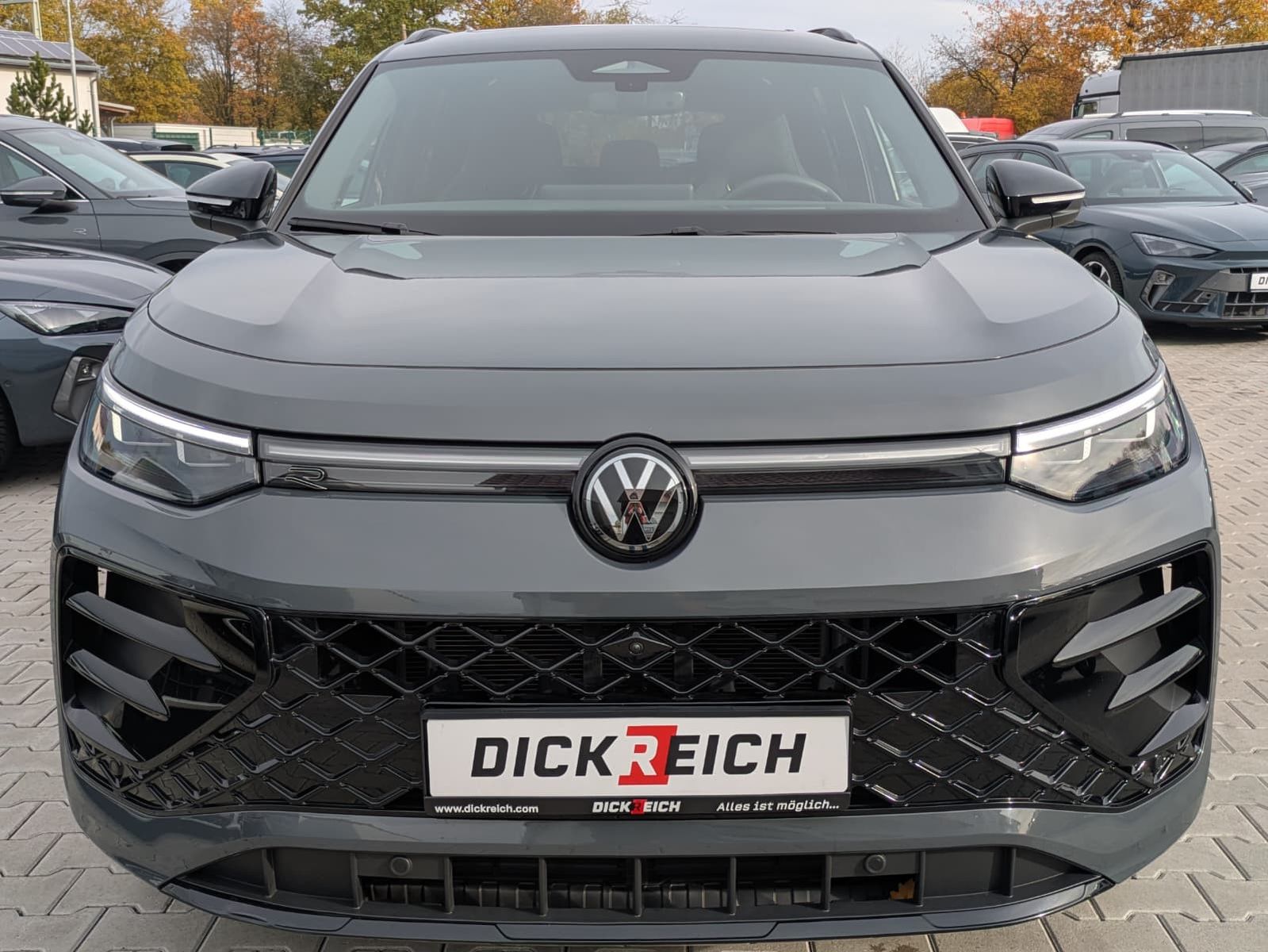 Fahrzeugabbildung Volkswagen Tayron 2.0 TDI 4M R-Line 7Si*MATRIX*AHK*PANO*HUD