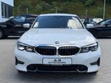 BMW 3 Limousine 320 d xDrive Sport Line/HUP/RCAM/LED - BMW 320 mit Diesel-Antrieb: Limousine