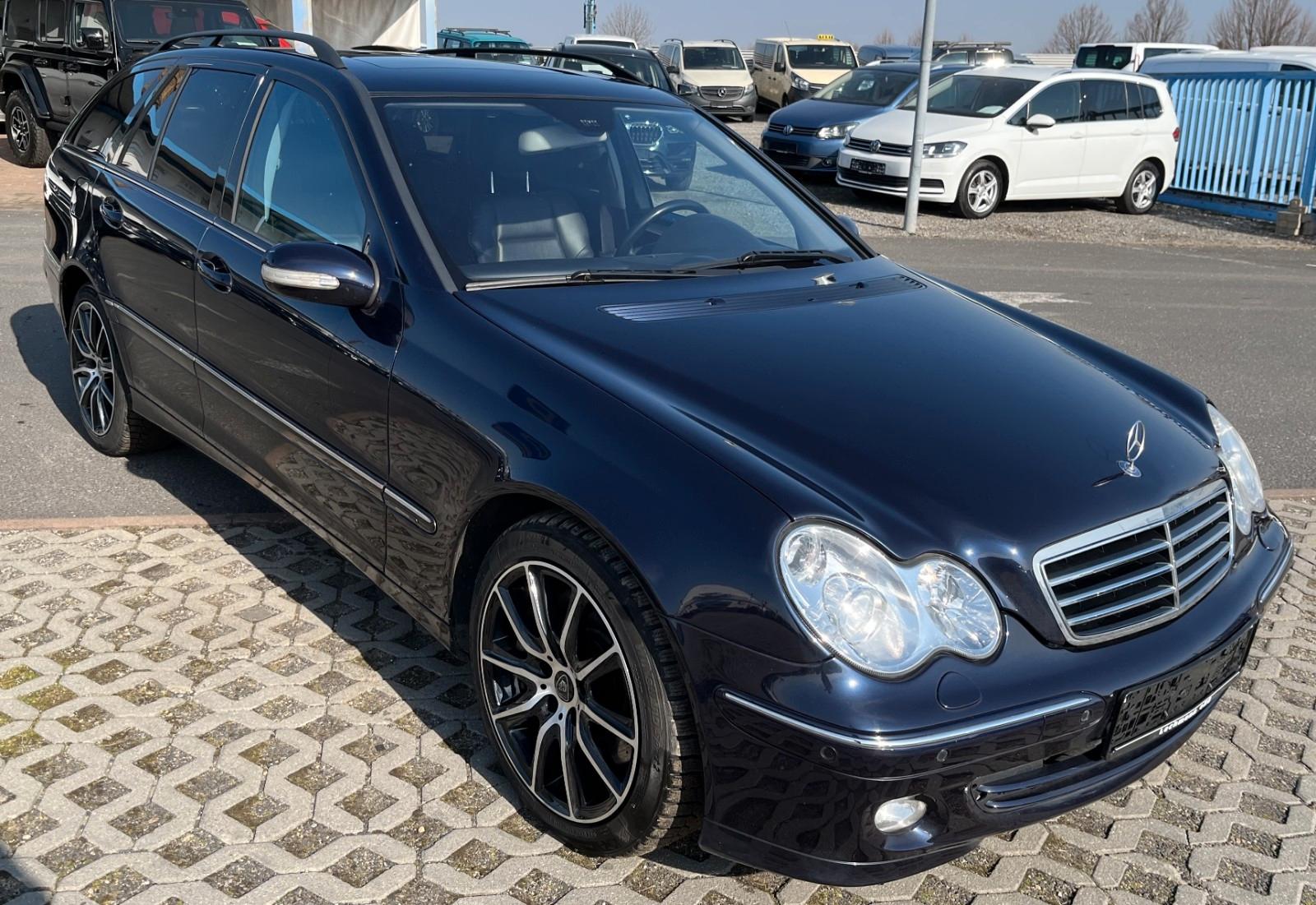 Mercedes-Benz C280 2006 — салон