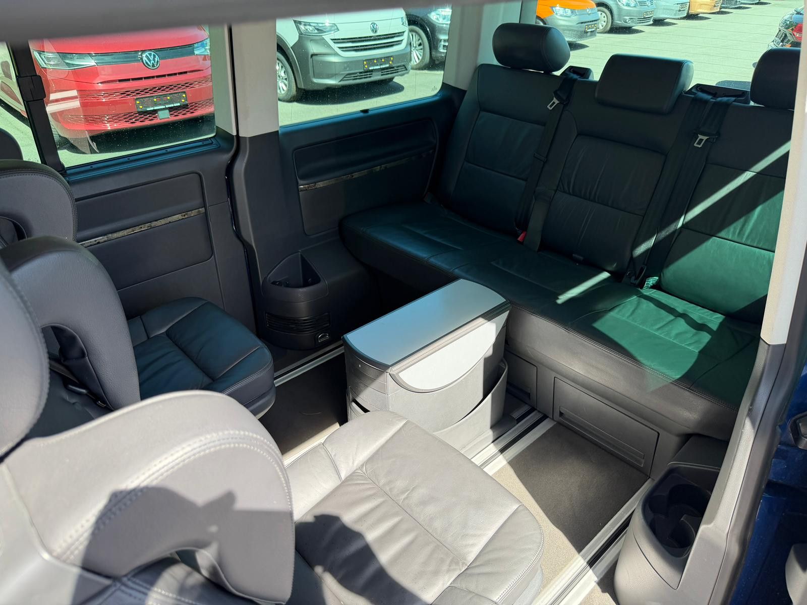 Fahrzeugabbildung Volkswagen T5 Multivan Highline Aut Leder Xenon Sthz PDC