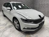 Volkswagen Passat Comfortline/Active Info-Display/Head-Up - VW Passat Variant Unfallwagen