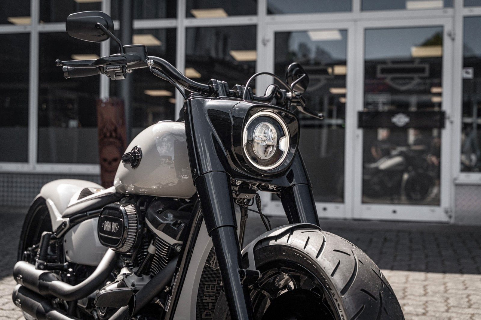 Fahrzeugabbildung Harley-Davidson DARK FAT BOY FLFBS 114 MY24 -JEKILL&HYDE-