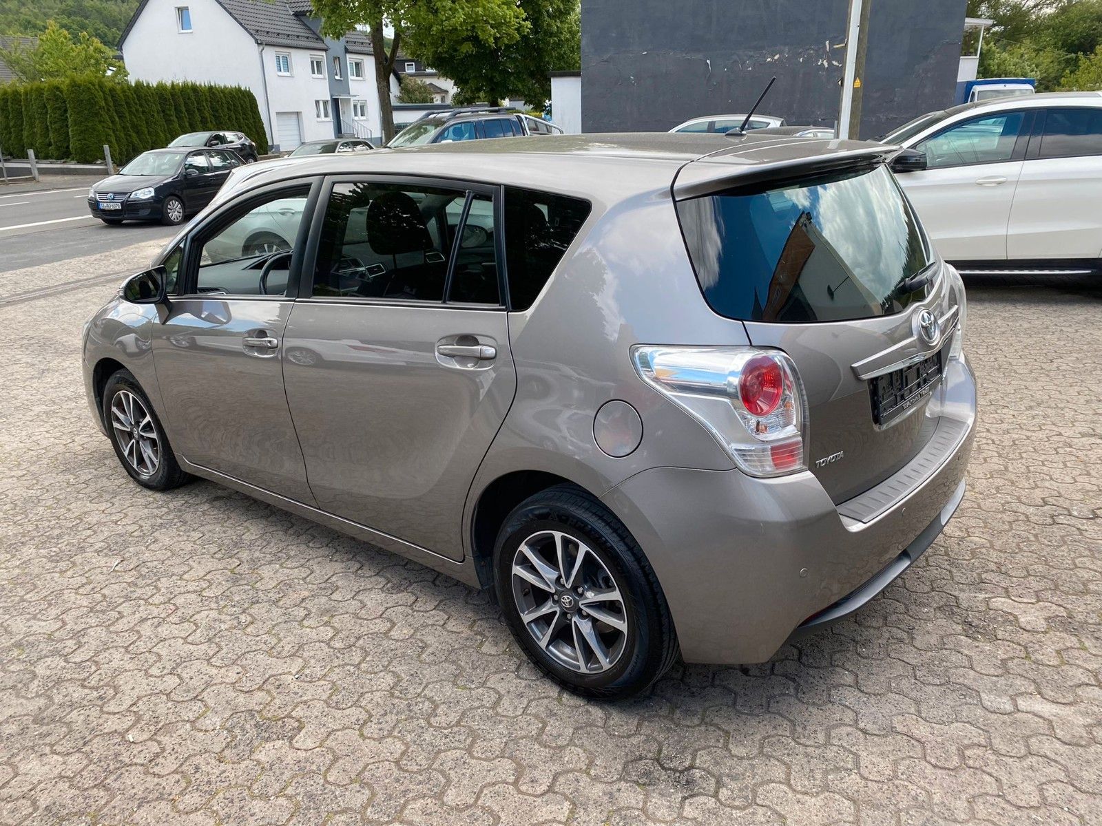 Fahrzeugabbildung Toyota Verso Comfort