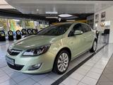 Opel Astra J Lim. 5-trg. Innovation*LENKRADHEIZUNG* - Opel Astra aus 2011: J